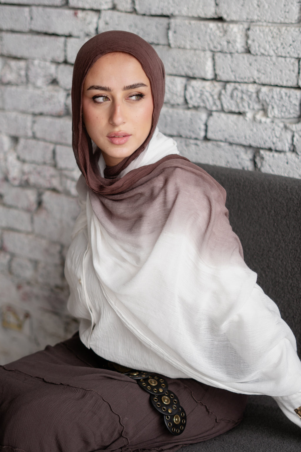 Linen Double Tone In Chocolate x Off-White