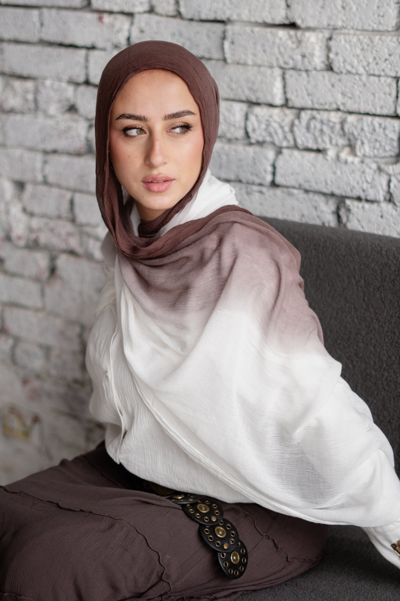 Linen Double Tone In Chocolate x Off-White