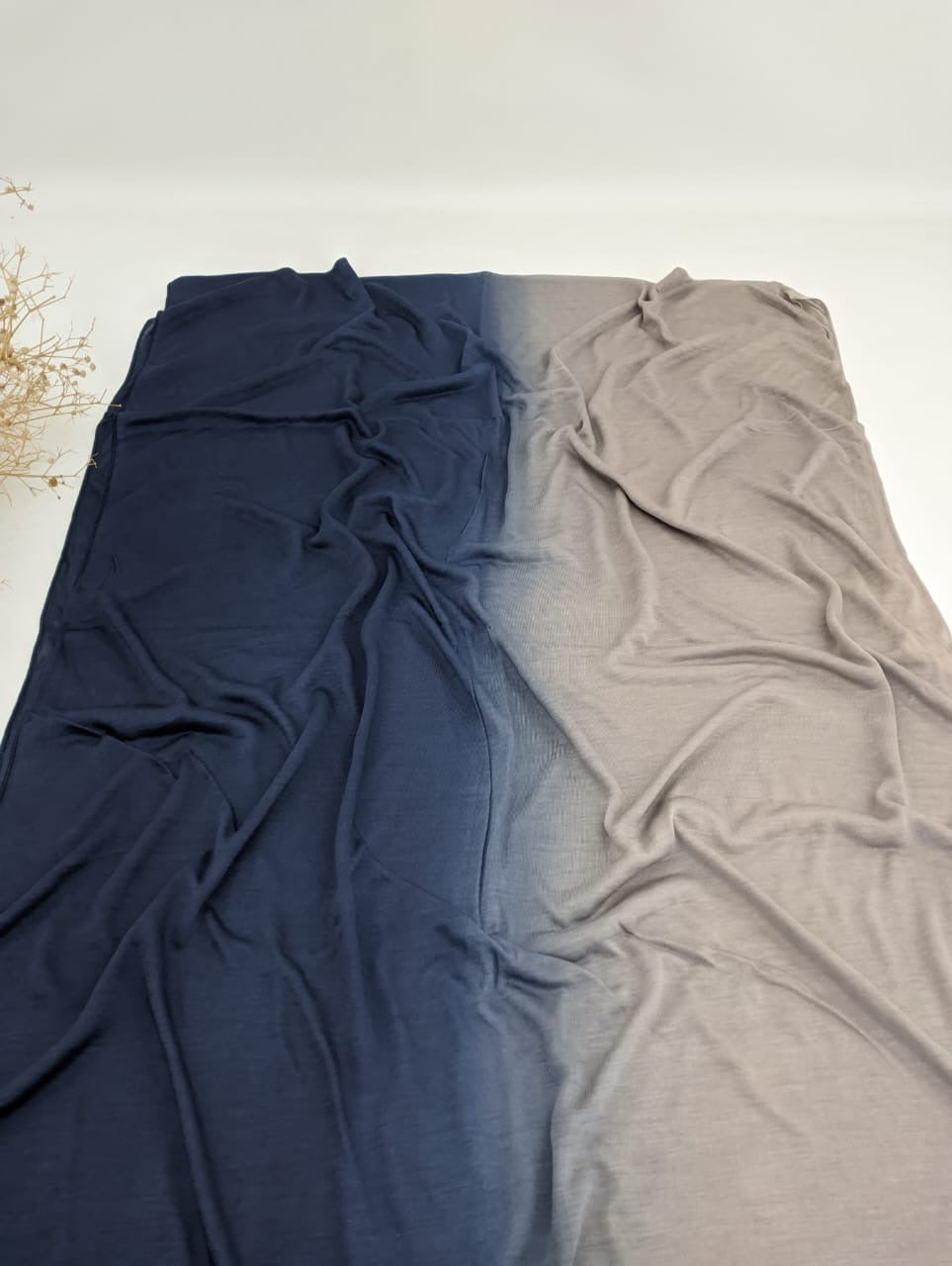 Gradient Kuwaiti in Navy x caffe