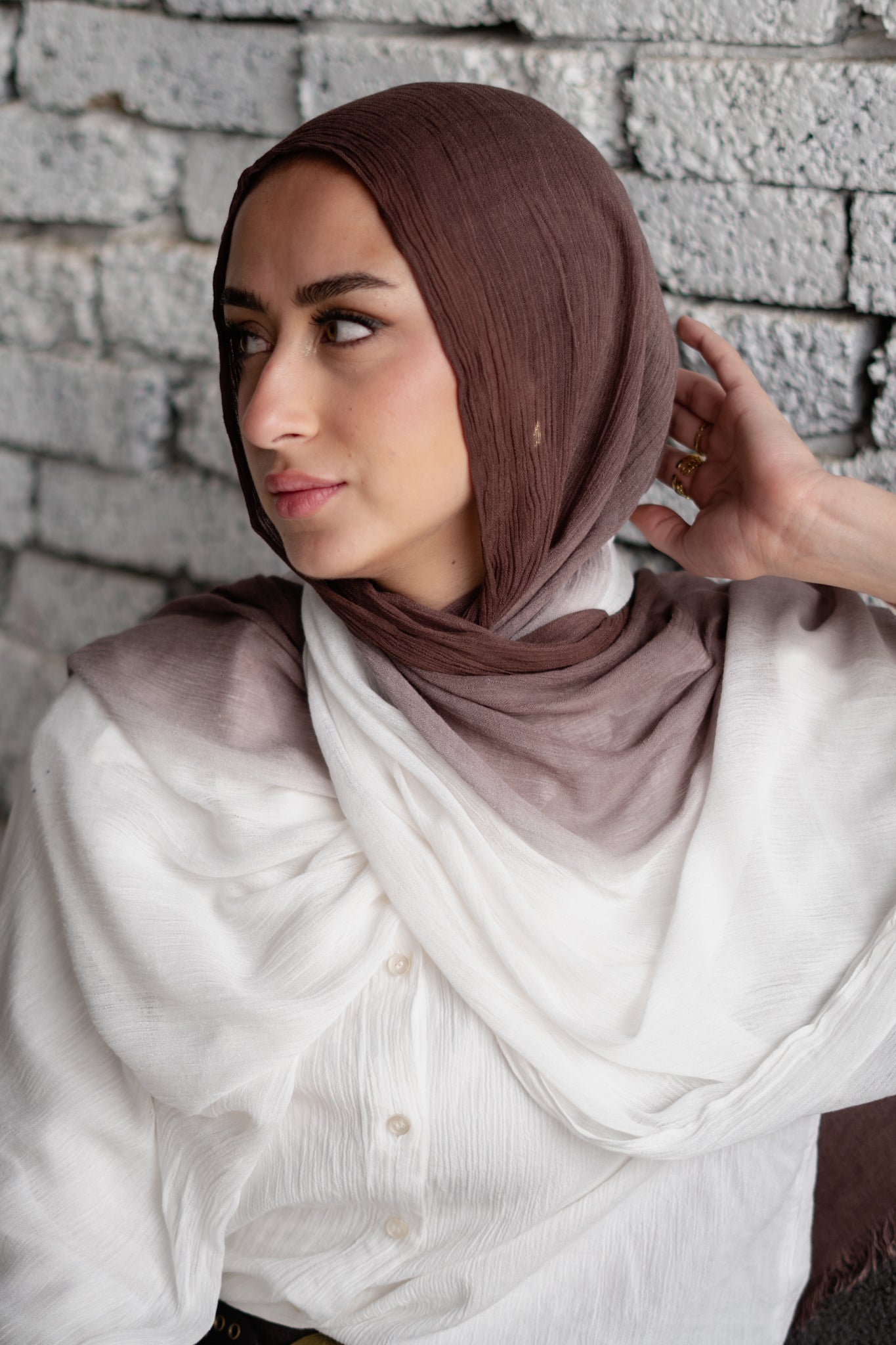 Linen Double Tone In Chocolate x Off-White