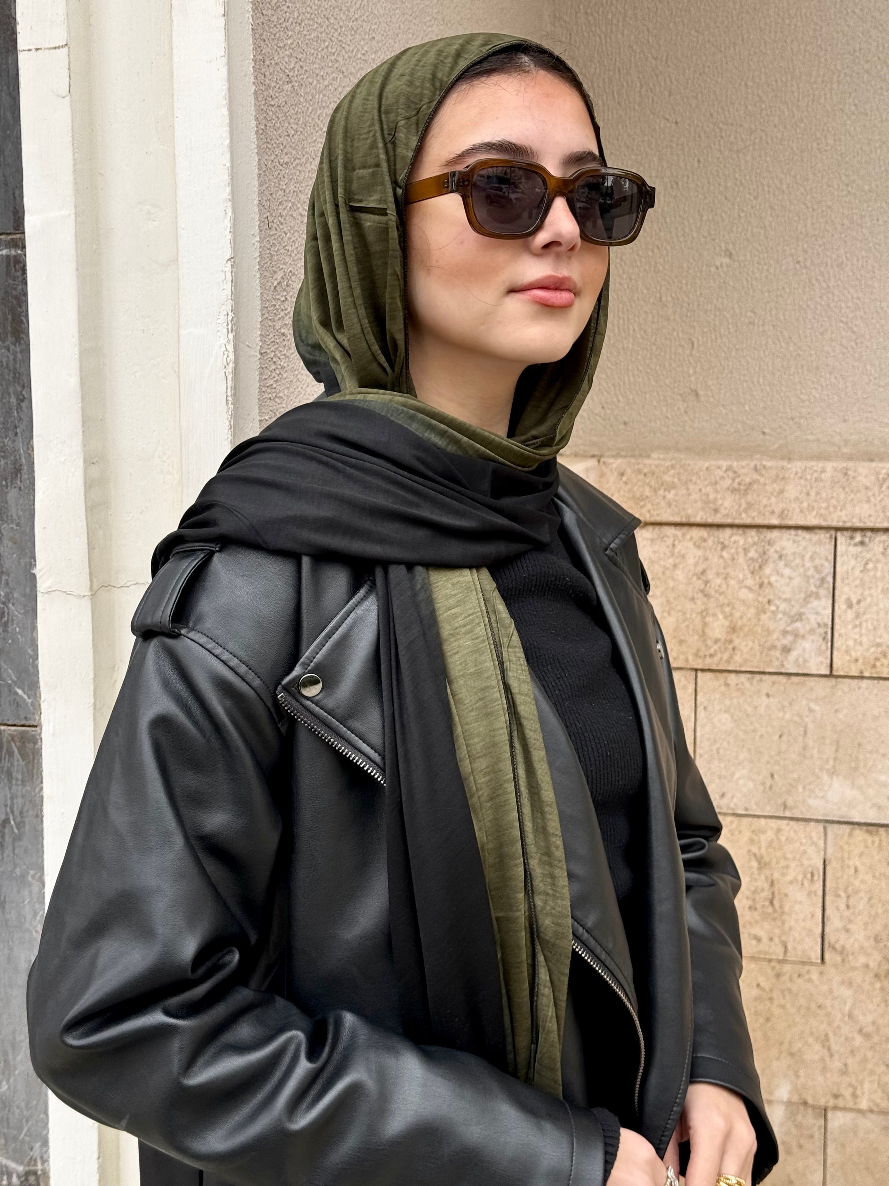 Gradient Kuwaiti In Black x Ziety