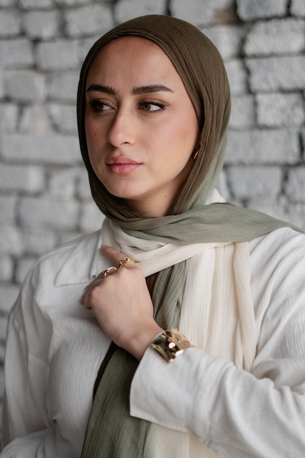 Linen Double Tone in Green-Olive x Off-White