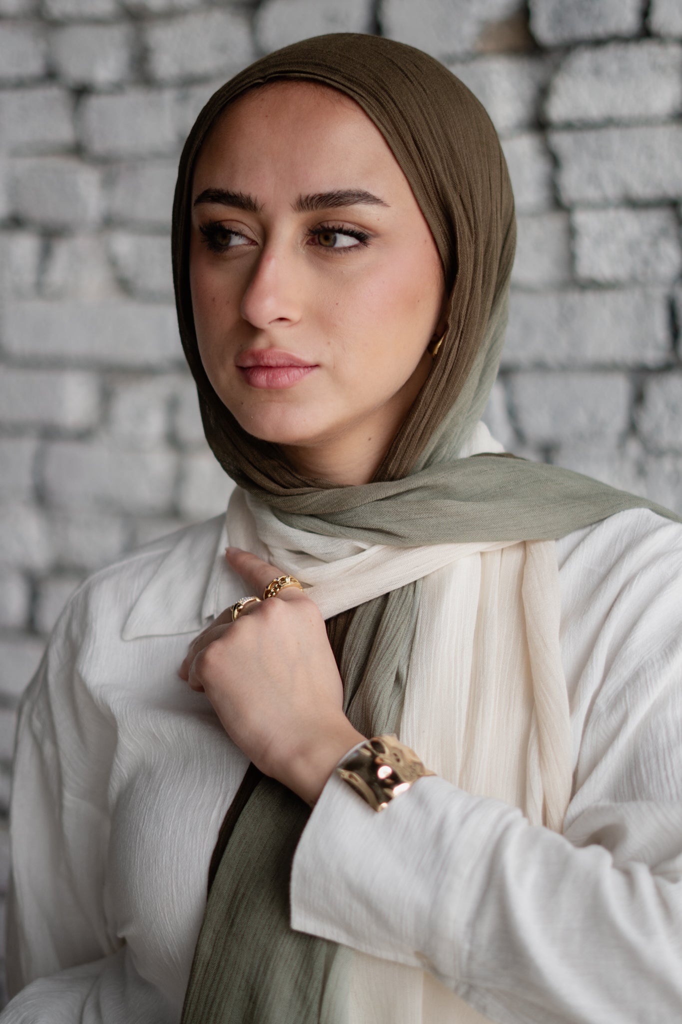 Linen Double Tone in Green-Olive x Off-White