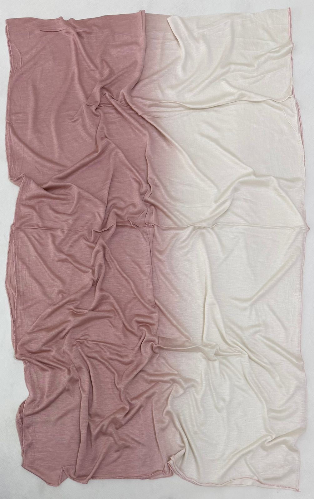 Gradient Kuwaiti in Off White x Cashmer