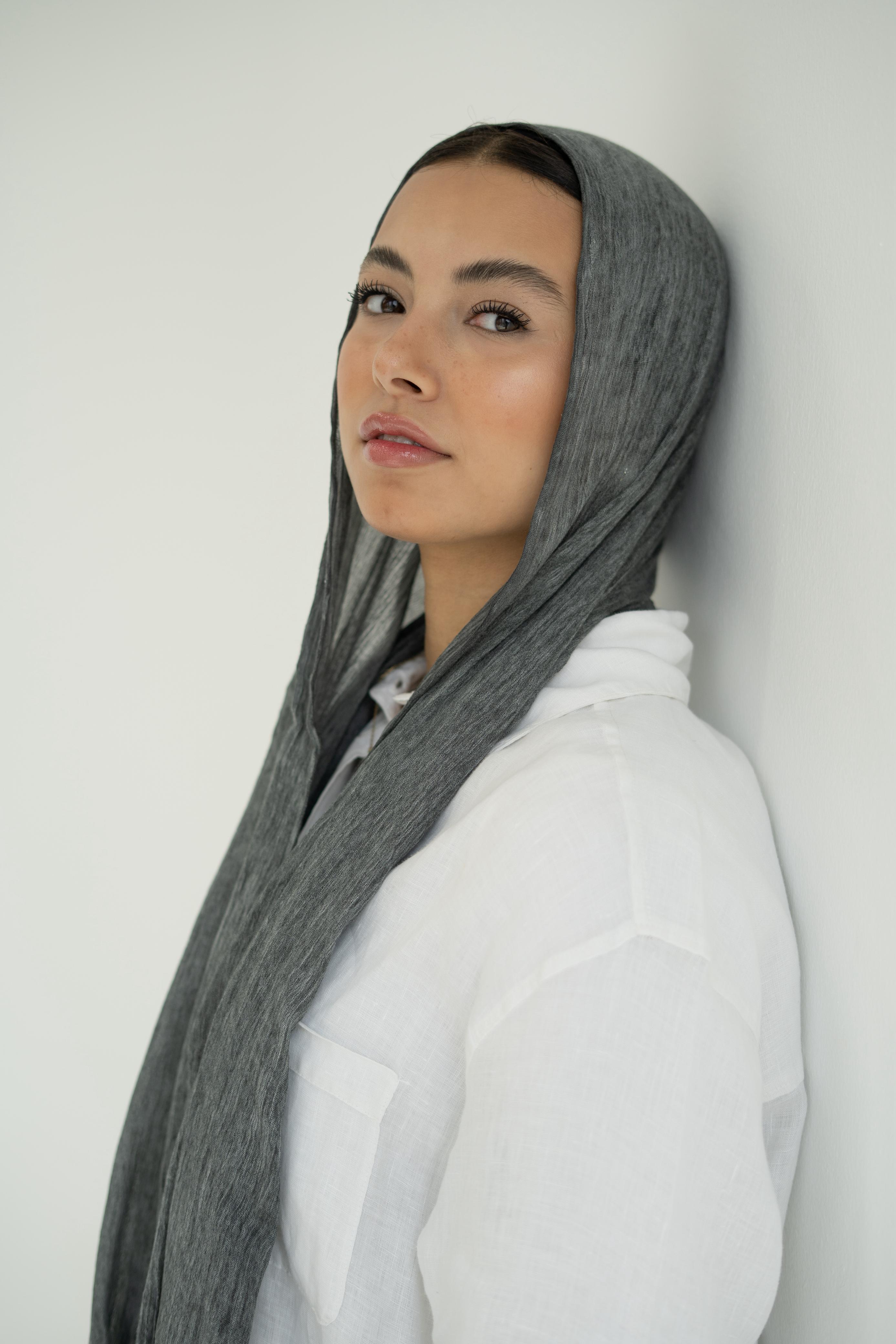 Linen Grace in Silver Dust "LG-1"