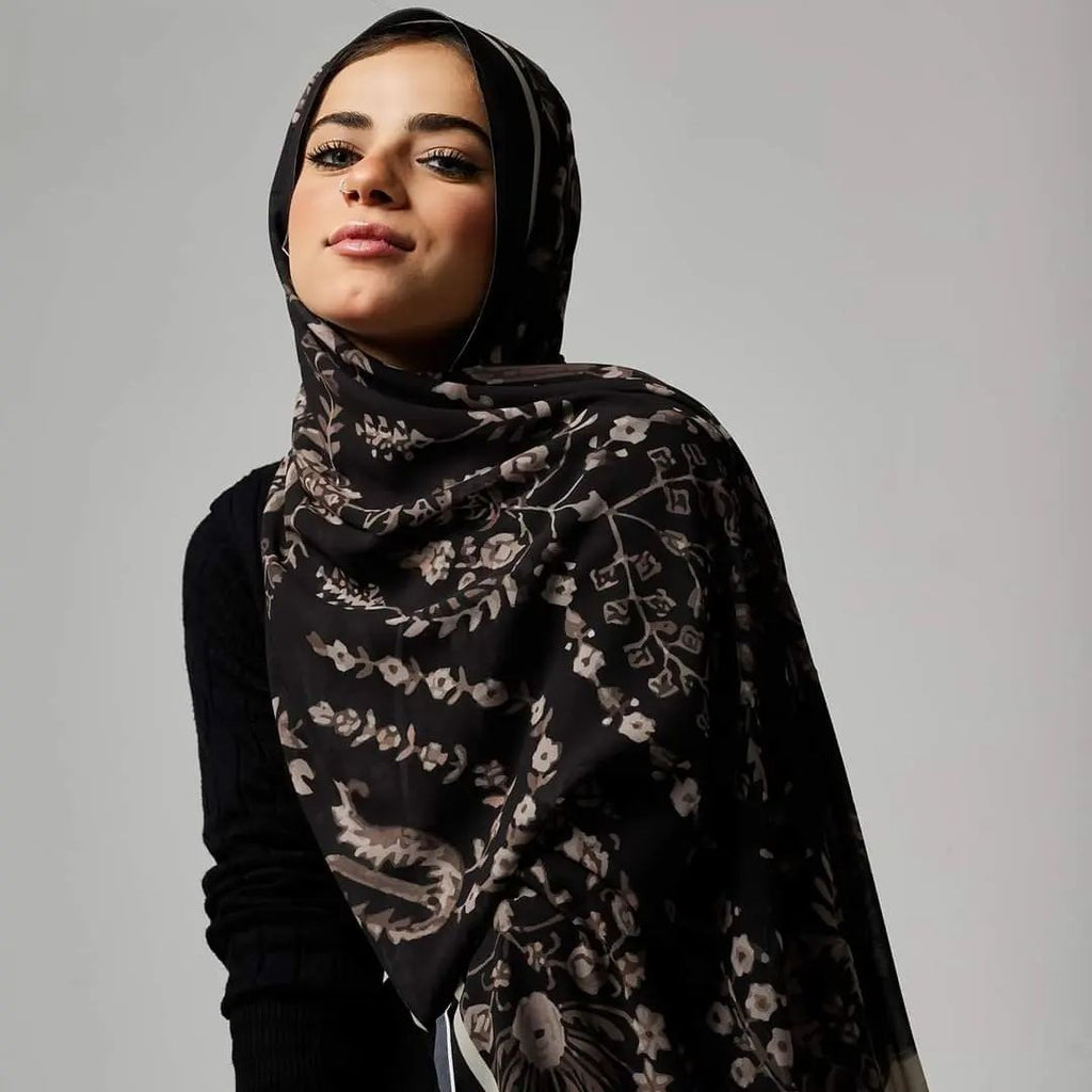 Printed Chiffon in Black Jasmen